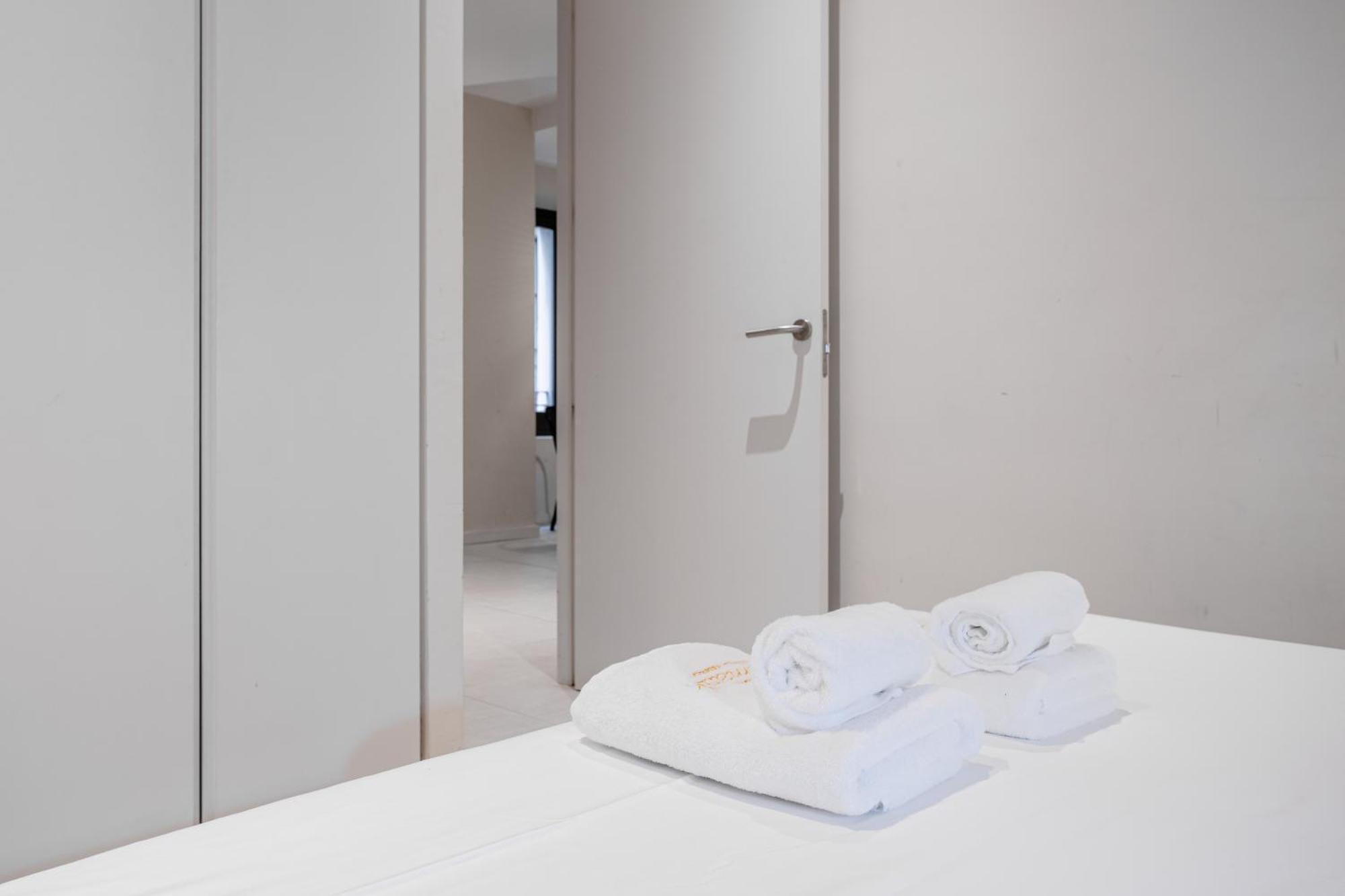 Apt 8 Geranio Girona Exterior photo